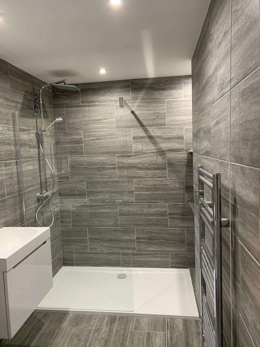 Contemporary style bathroom in grey
